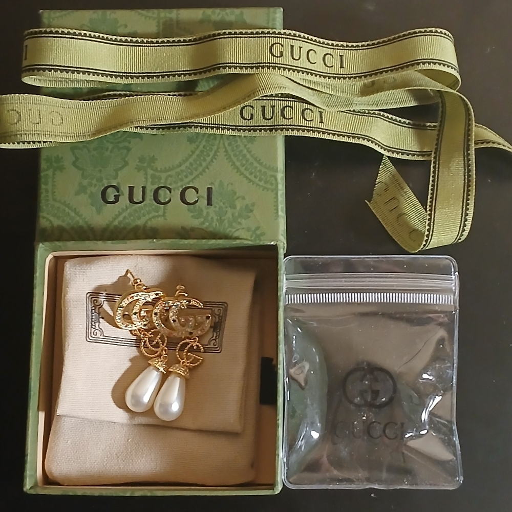 Authentic Gucci GG Pearl Drop Earrings - Picture 10 of 11